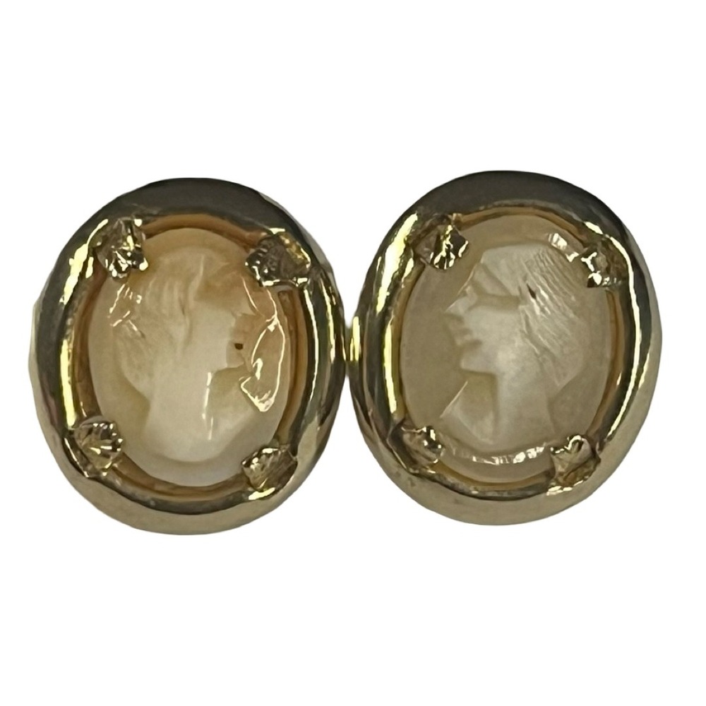 Vintage‎ Cameo Stud Earrings Gold Tone Victorian Style .5"